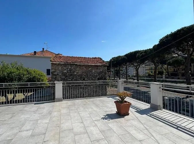 Terrazza Del Mar Semesterbostad Pietra Ligure